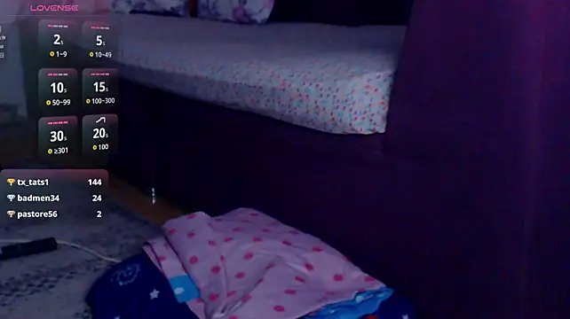 CassieSpell stripchat live cam model