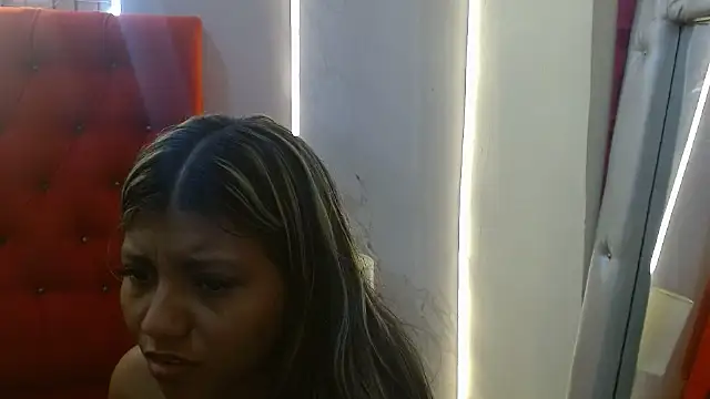 AndreaSerpa stripchat live cam model