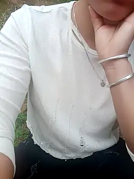 Ama-ra stripchat live cam model