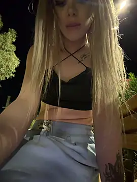 AlyssaFoxx_ stripchat live cam model