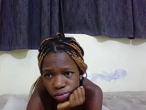 SugarPlumBabe16 stripchat live cam model