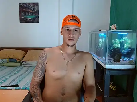 Liamm_brown stripchat live cam model