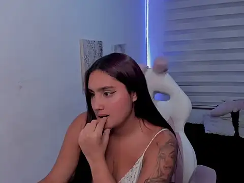 Kir_ely stripchat live cam model