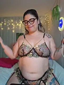 Juliietha_servas stripchat live cam model