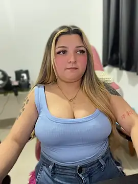 SweetFoxEyes_ stripchat live cam model