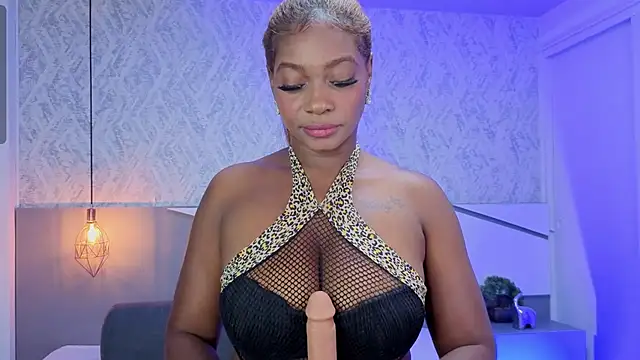 Tisha-Cole stripchat live cam model