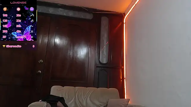 CurvyMelons stripchat live cam model