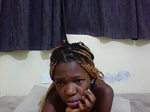 SugarPlumBabe16 stripchat live cam model