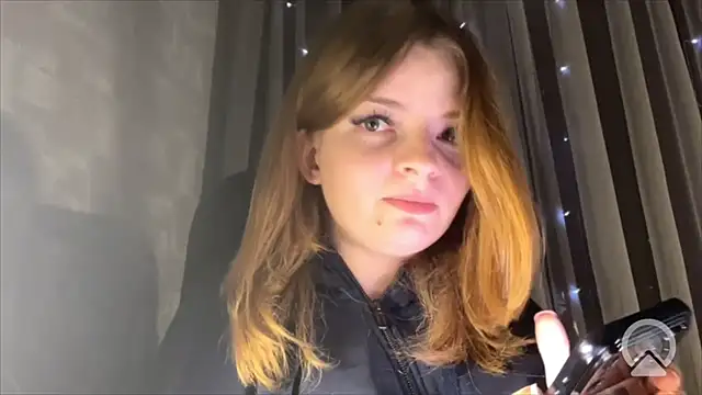 Elirya stripchat live cam model