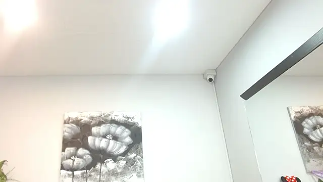 AmelieLux stripchat live cam model