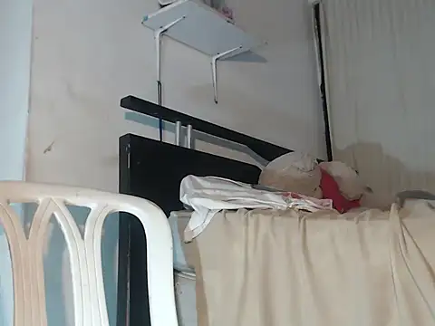 taylor_hot98 stripchat live cam model