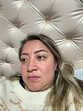 officialRoseVelvet stripchat live cam model