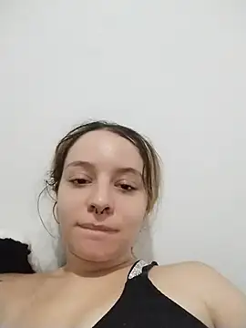 karla-thomsom10 stripchat live cam model