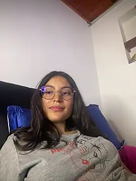 hotwife26 stripchat live cam model