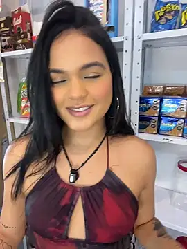 Bella-Ferrer stripchat live cam model