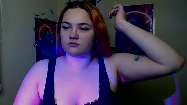 RinaRiii stripchat live cam model