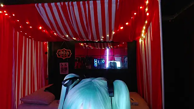 Eloise-brown stripchat live cam model