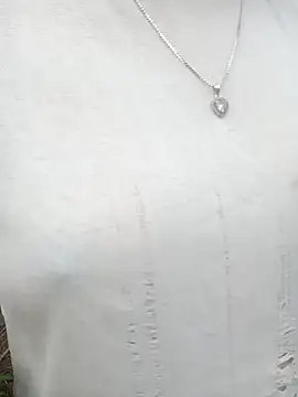 Ama-ra stripchat live cam model