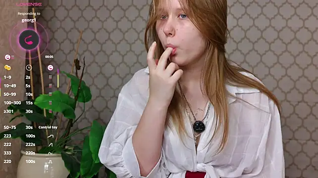 VoidElaris stripchat live cam model