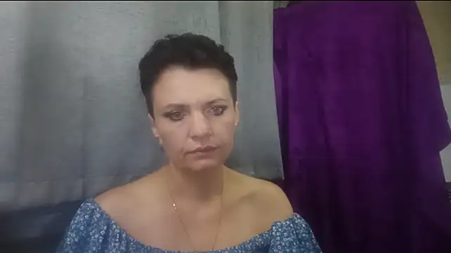 HotMamaQueen234 stripchat live cam model