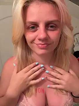 darknaavii stripchat live cam model