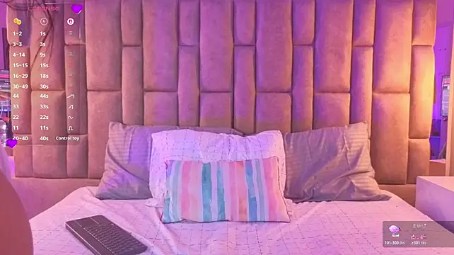 BrianaJhons19 stripchat live cam model