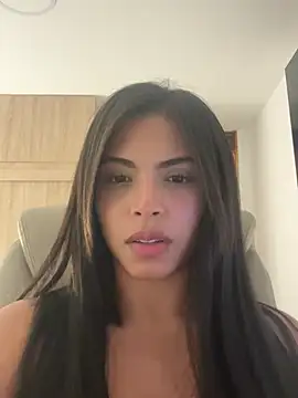 alana5 stripchat live cam model