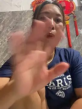 Linaannn stripchat live cam model