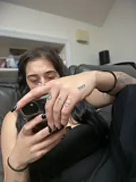 ThicBunz stripchat live cam model