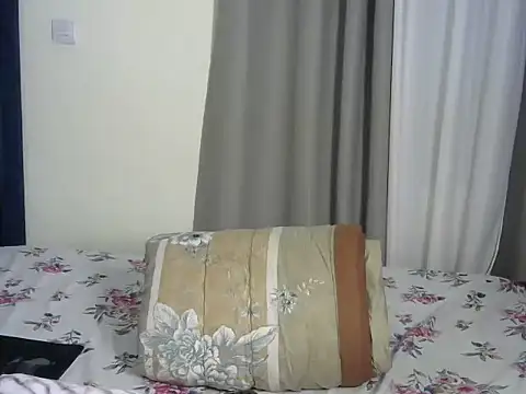 Aurorax1992 stripchat live cam model