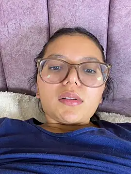 Zulval stripchat live cam model