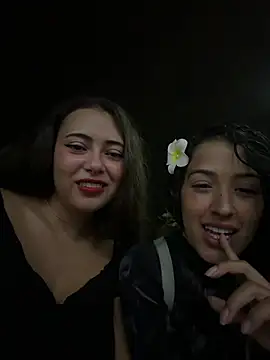 seraphine23 stripchat live cam model