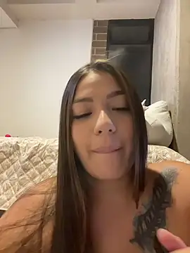 Latina_vanessa stripchat live cam model
