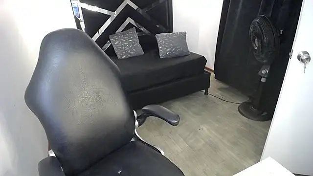 XimenaMuse stripchat live cam model