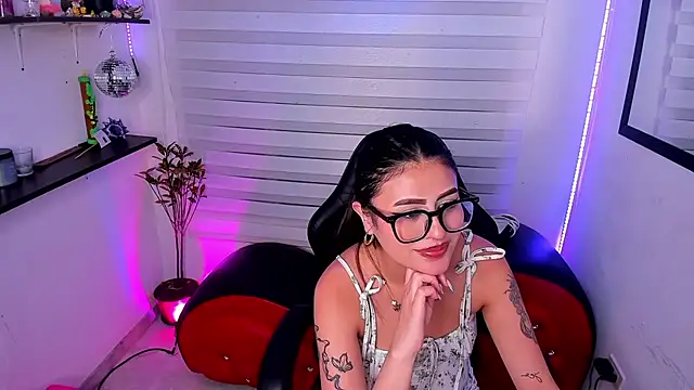 Isa_Bonny_ stripchat live cam model