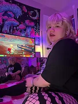 Cutiepiespanks stripchat live cam model