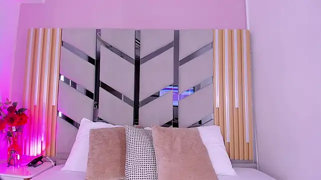 Emily_Black1 stripchat live cam model