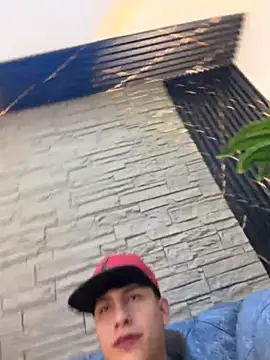 Lander_Cruz stripchat live cam model
