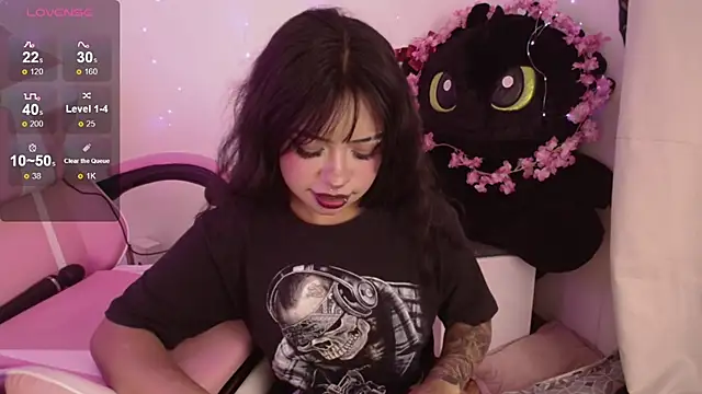 HoneyDollie stripchat live cam model