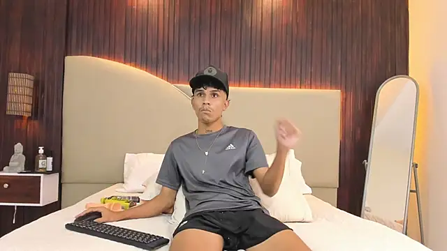 Alexxx_B2026 stripchat live cam model