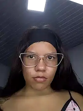 thailinw stripchat live cam model