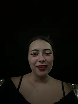 seraphine23 stripchat live cam model