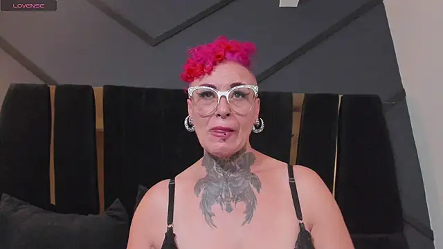 mistress_sandy stripchat live cam model