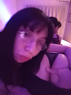 senioritalyn stripchat live cam model