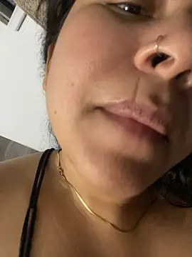 DaphneSky stripchat live cam model
