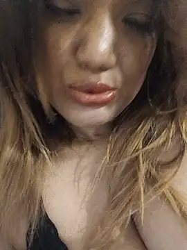 Indianpleasure300 stripchat live cam model