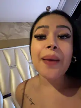 Sara_fun stripchat live cam model