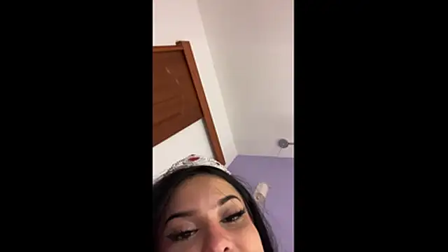 bratystar stripchat live cam model