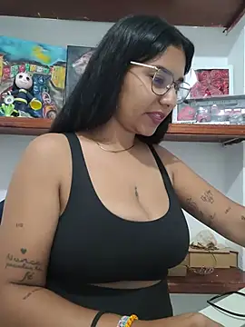 Sofythom1 stripchat live cam model