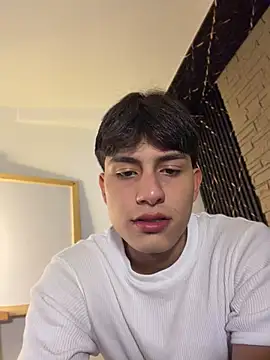 Lander_Cruz stripchat live cam model